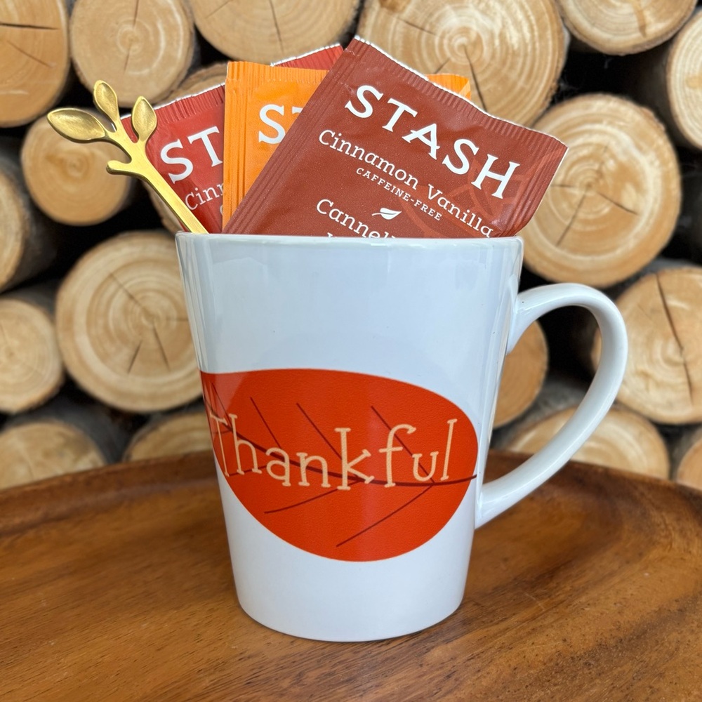 Thankful Mug - Teacher Appreciation Back to School Autumn Fall Thanksgiving Gift - Picture 2 of 4